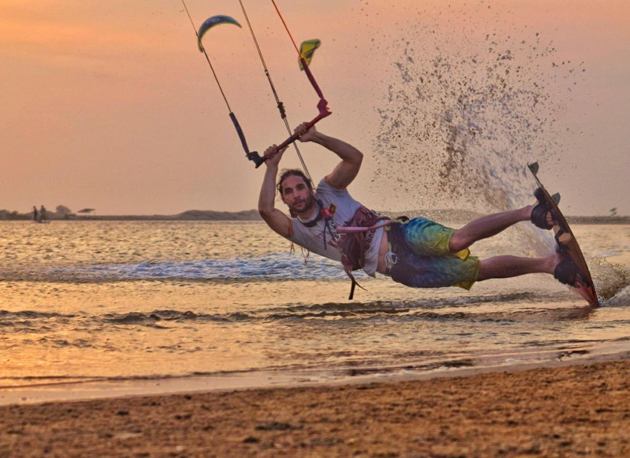 Kitesurfing Lanka Hotel Kalpitiya Ngoại thất bức ảnh